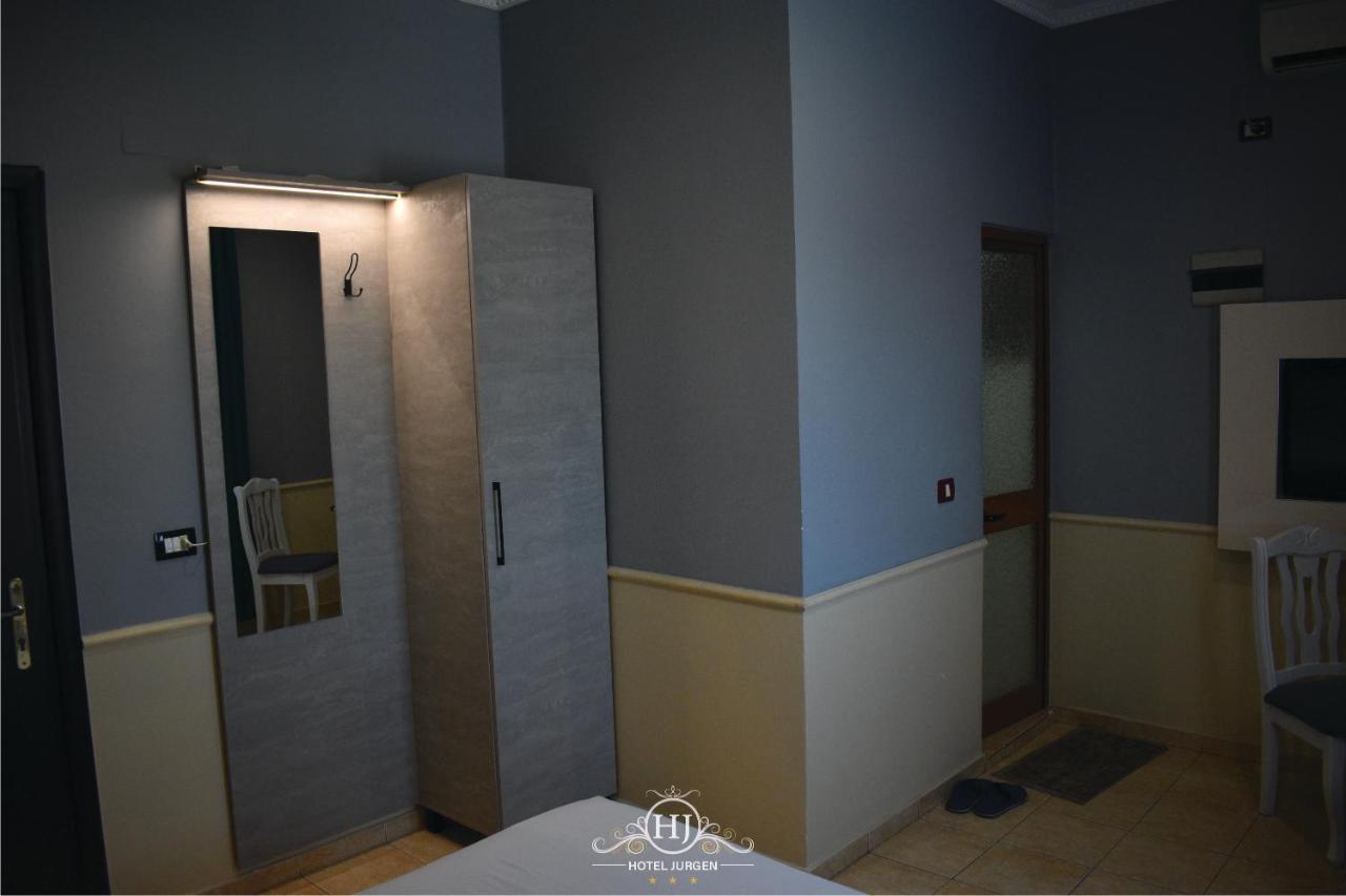 Hotel Jurgen Lezhë Екстериор снимка