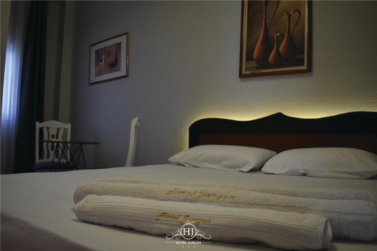 Hotel Jurgen Lezhë Екстериор снимка