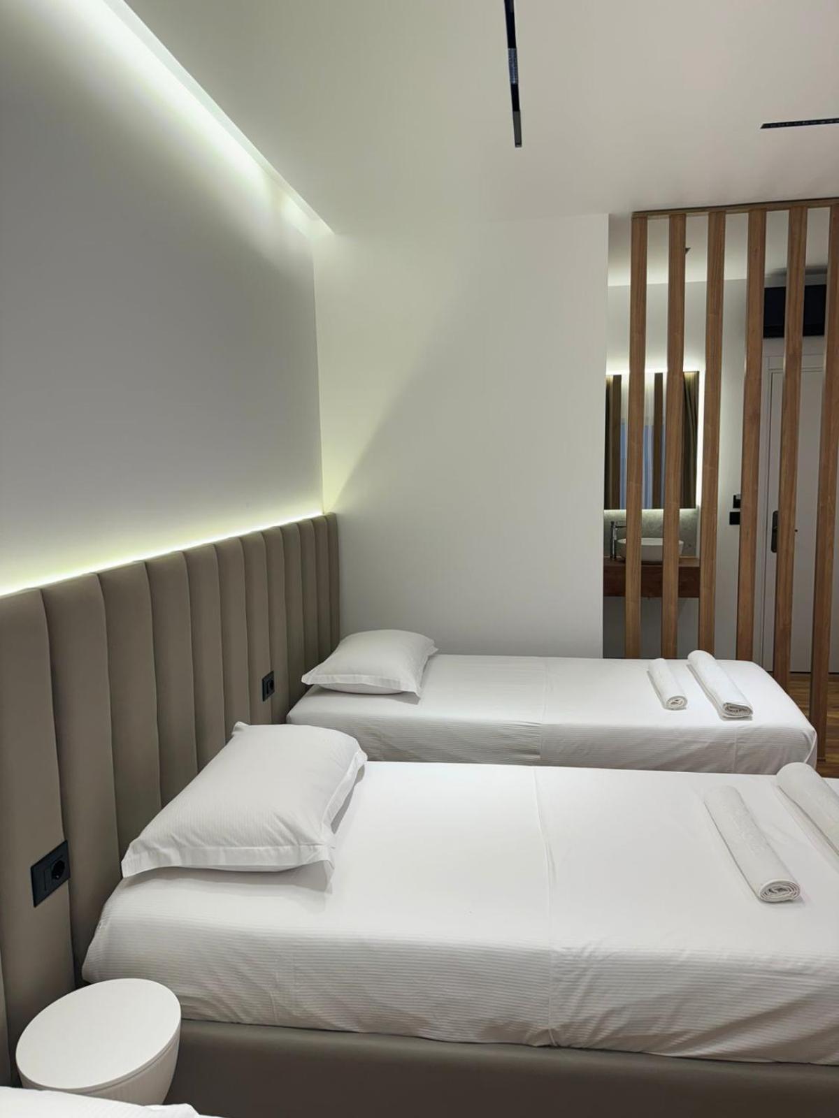 Hotel Jurgen Lezhë Екстериор снимка