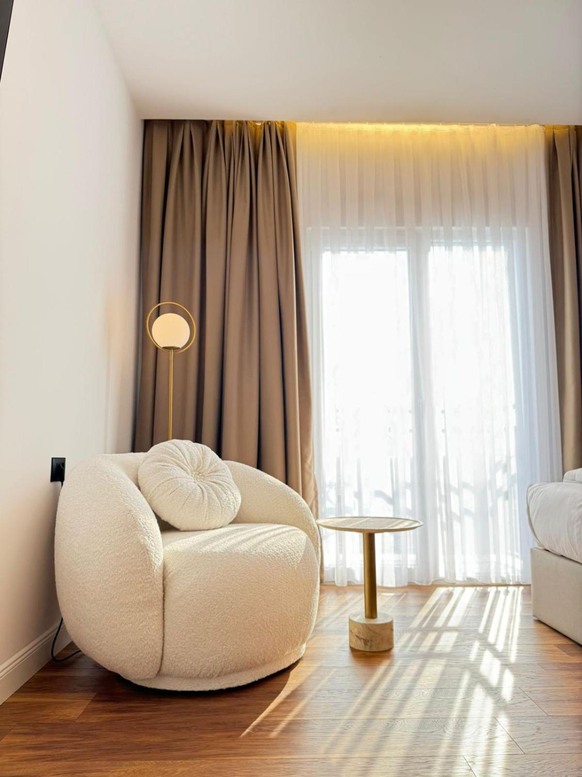 Hotel Jurgen Lezhë Екстериор снимка