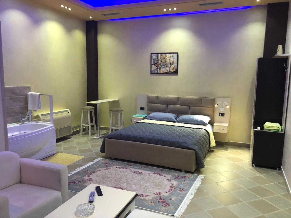 Hotel Jurgen Lezhë Екстериор снимка